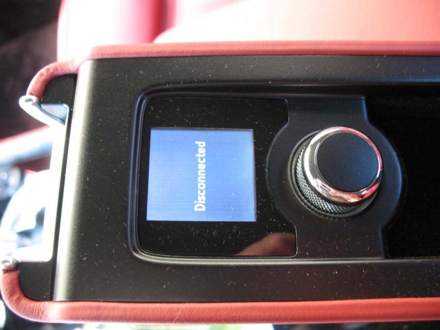 Детали интерьера Bentley Continental GTC 2007 года  (фото 13 из 51)